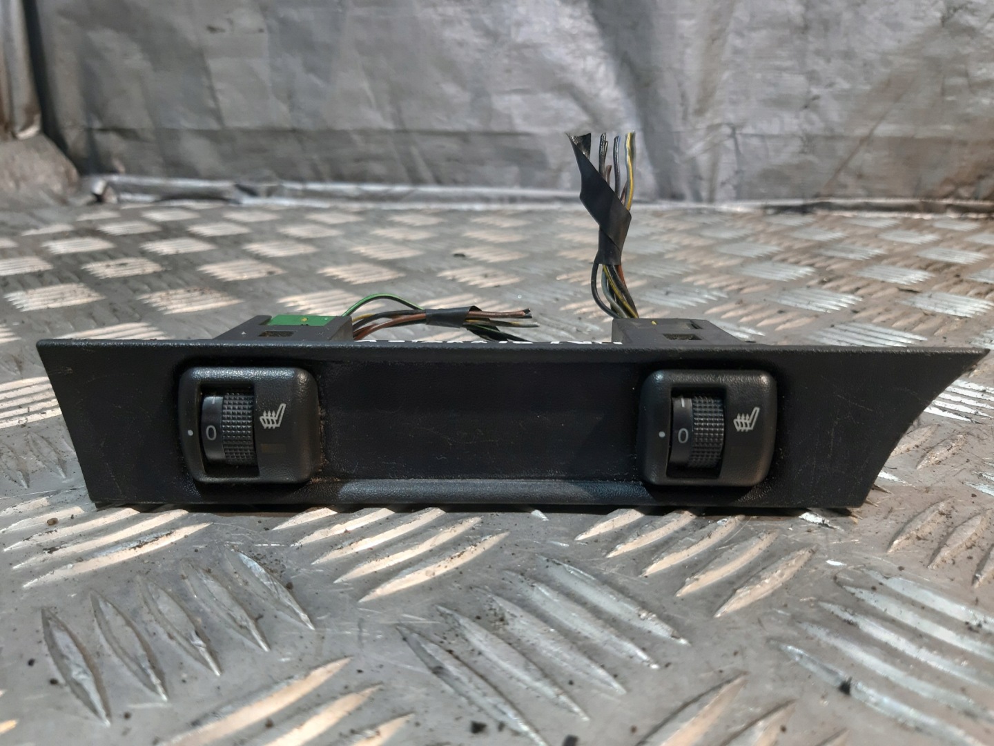 Schalter Hitzung Sitze OPEL ASTRA G II 90561267