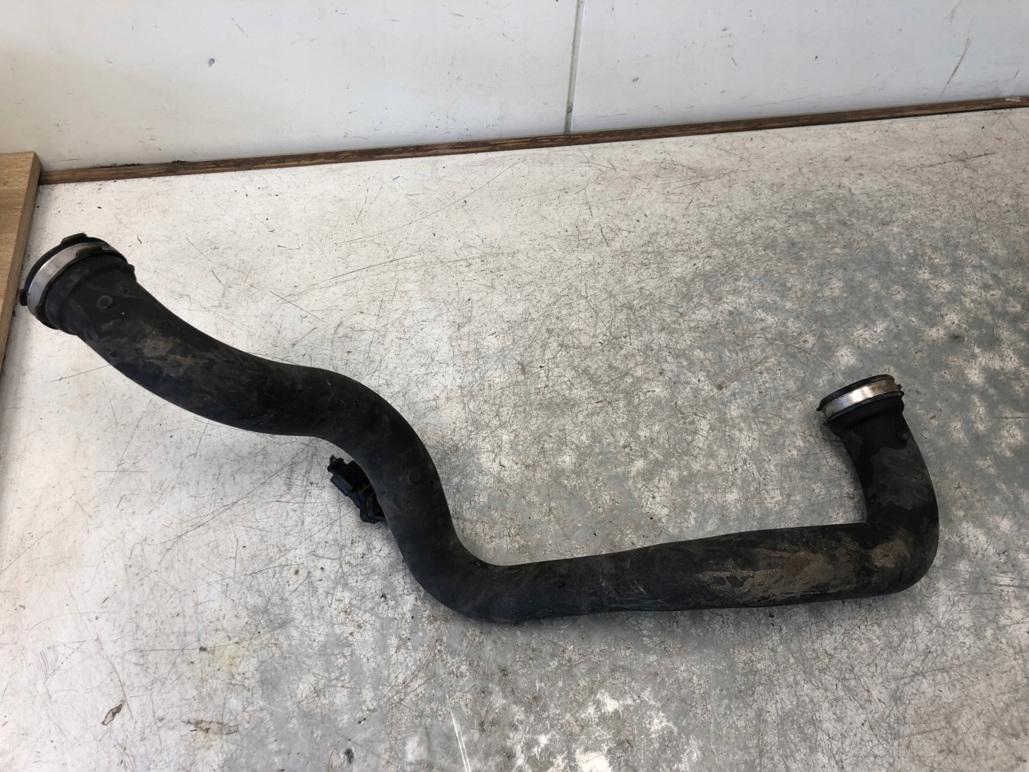 cijev prijenos interkulera AUDI A4 B8 8K0145673AL