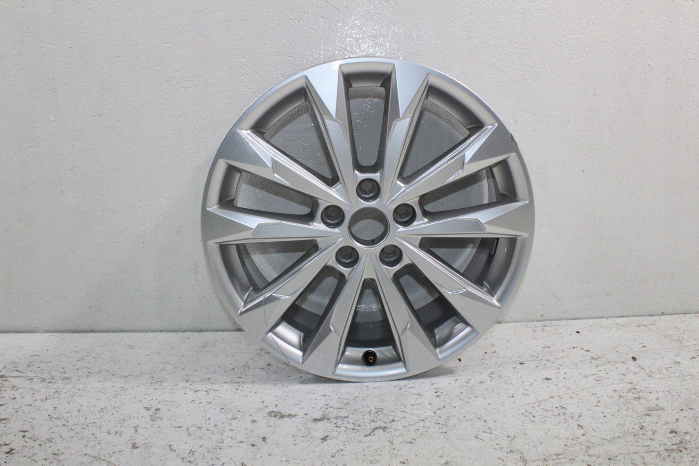 Audi disk hliníkový 18 83A601025G