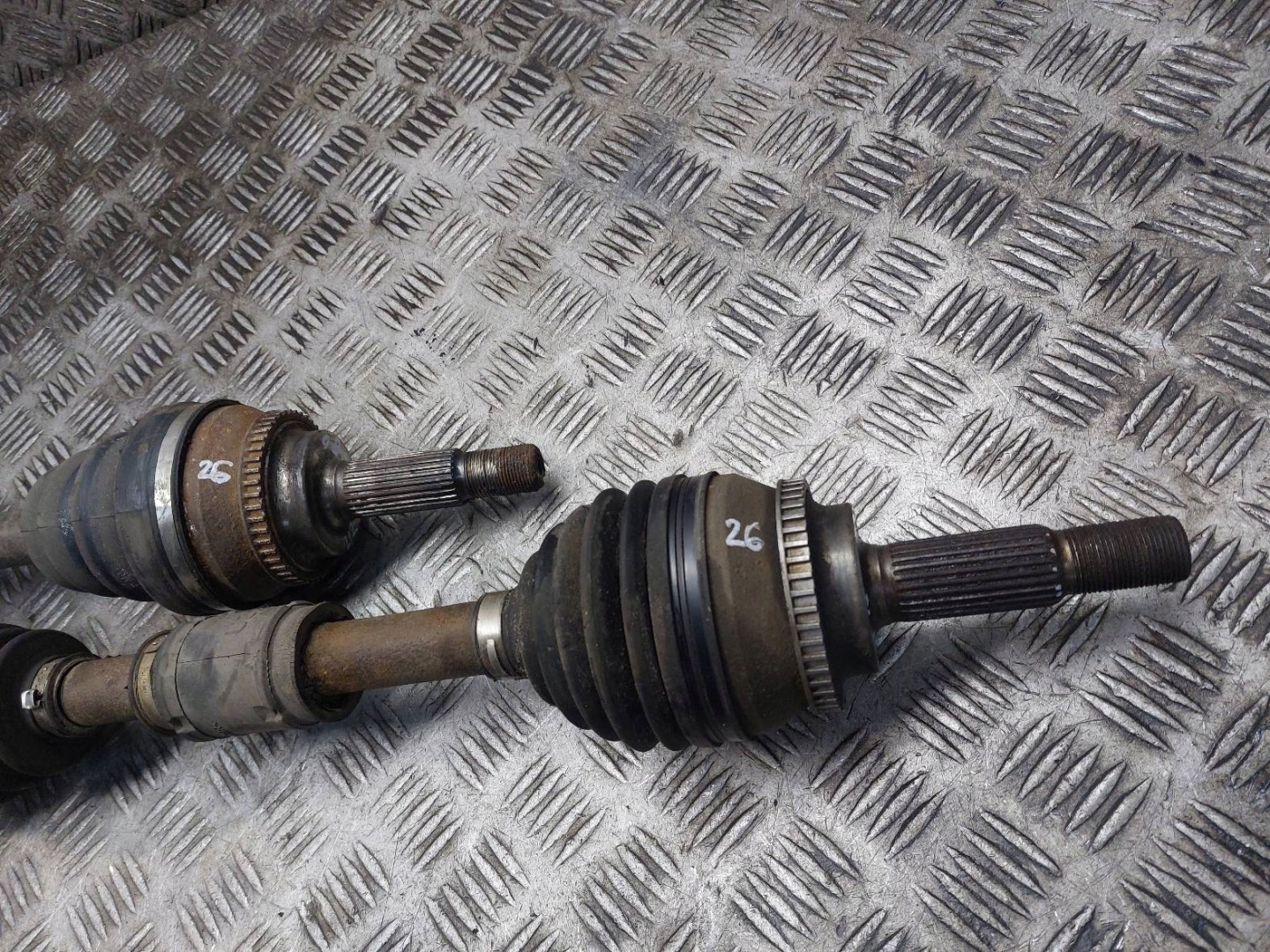 semi-axis left front + right front 5B TOYOTA AVENSIS T25 LIFT