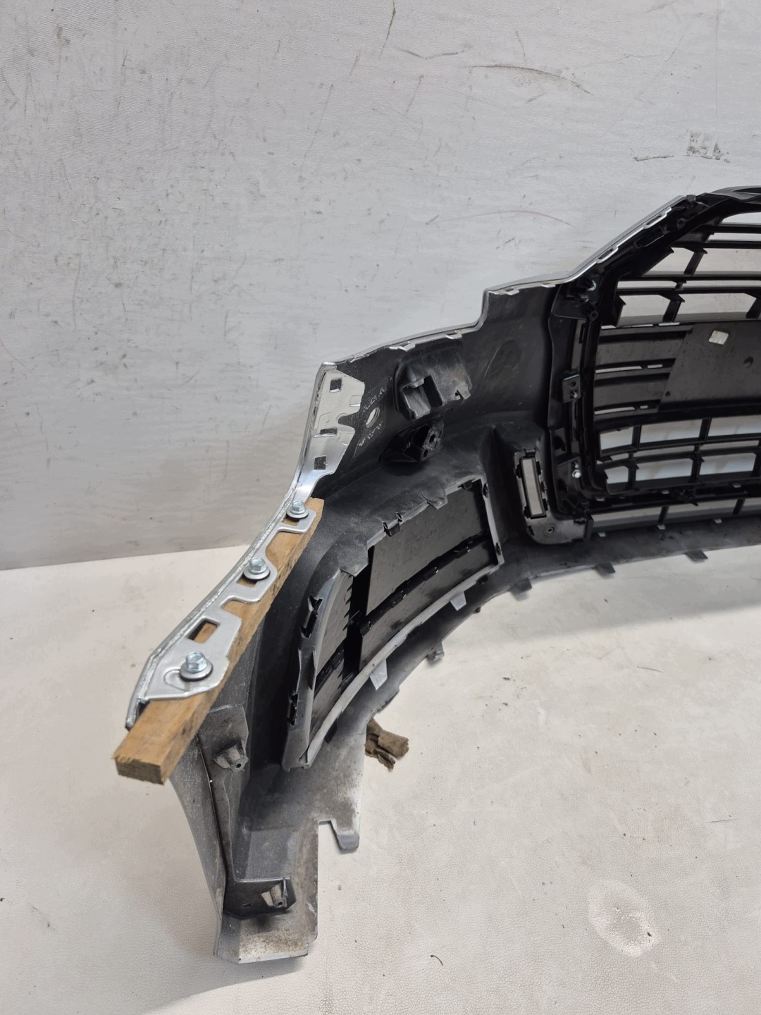 AUDI A3 8V HB LIFT S-LINE 16- bumper front front 4XPDC SPR 8V3807437AM