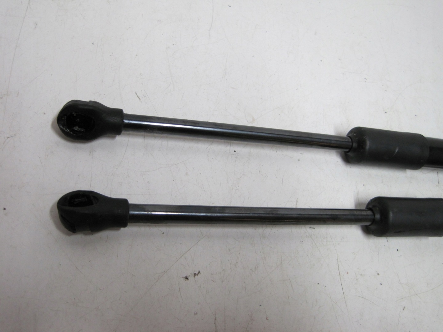 amortizer amortizeri haube RENAULT RAFALE 654701333R