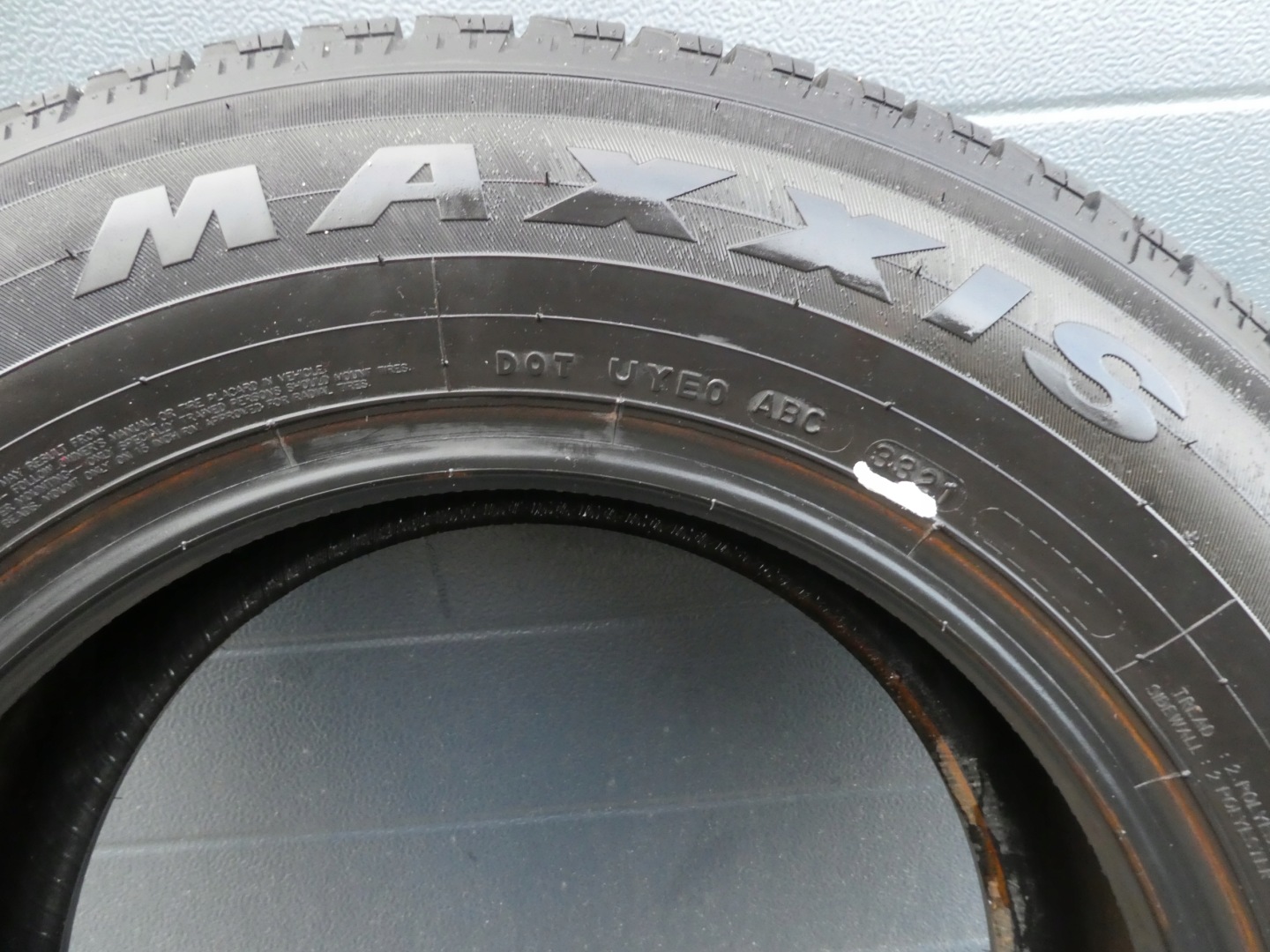 1X Reifen MAXXIS 215/70/15C 2021R