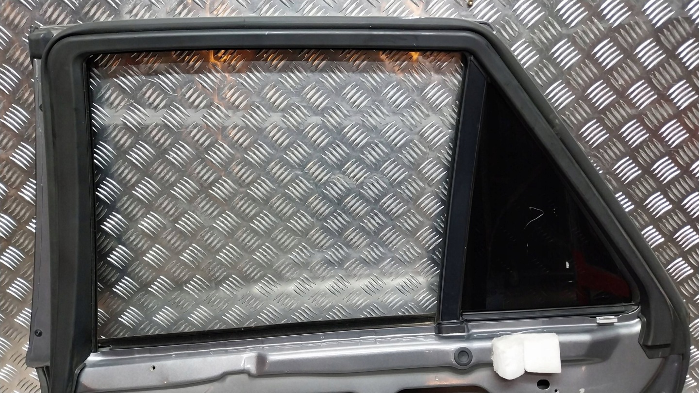 Tür heck rechts MERCEDES ML W164 05