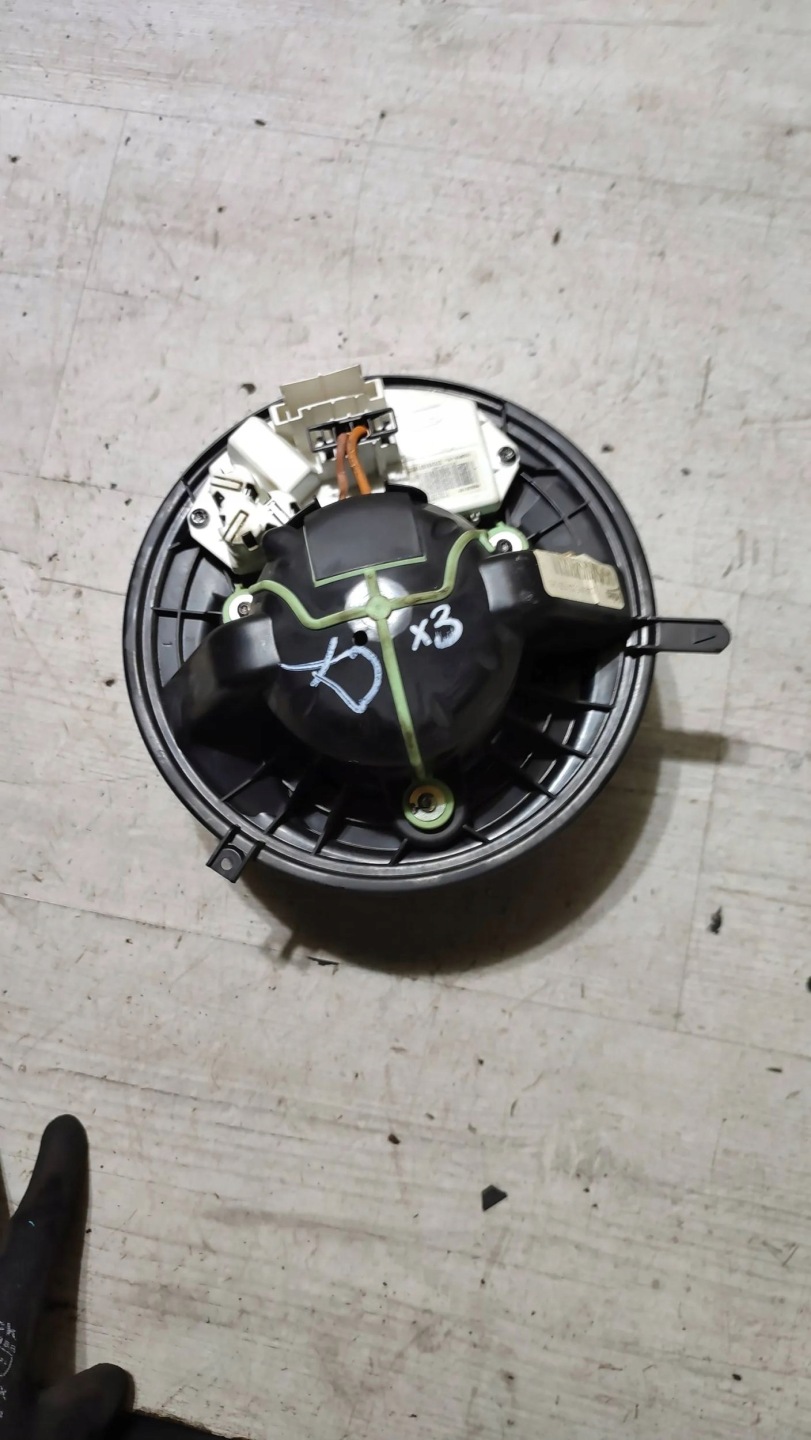 BMW X3 F25 2015 heating fan