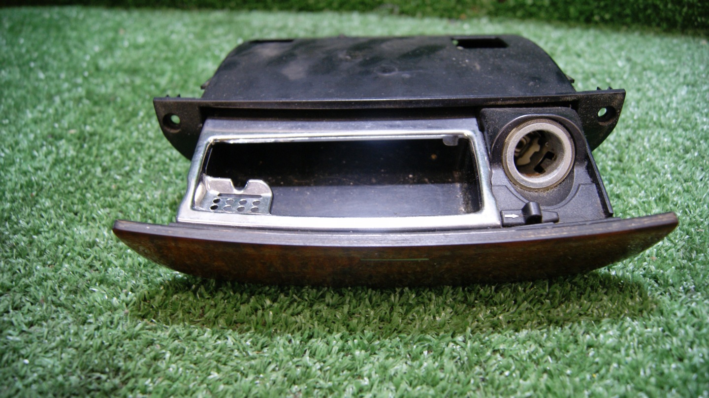 Cendrier MERCEDES-BENZ S-KLASA W220 A2208100830
