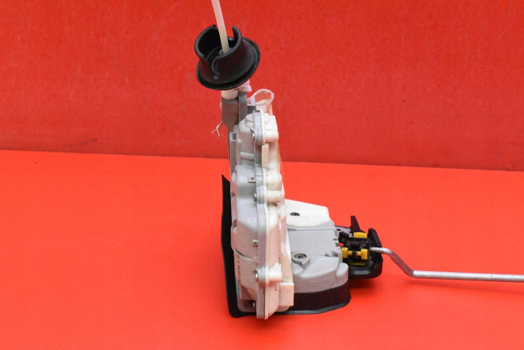lock door right front front EU AUDI A3 8P 3D HB LIFT 04-08