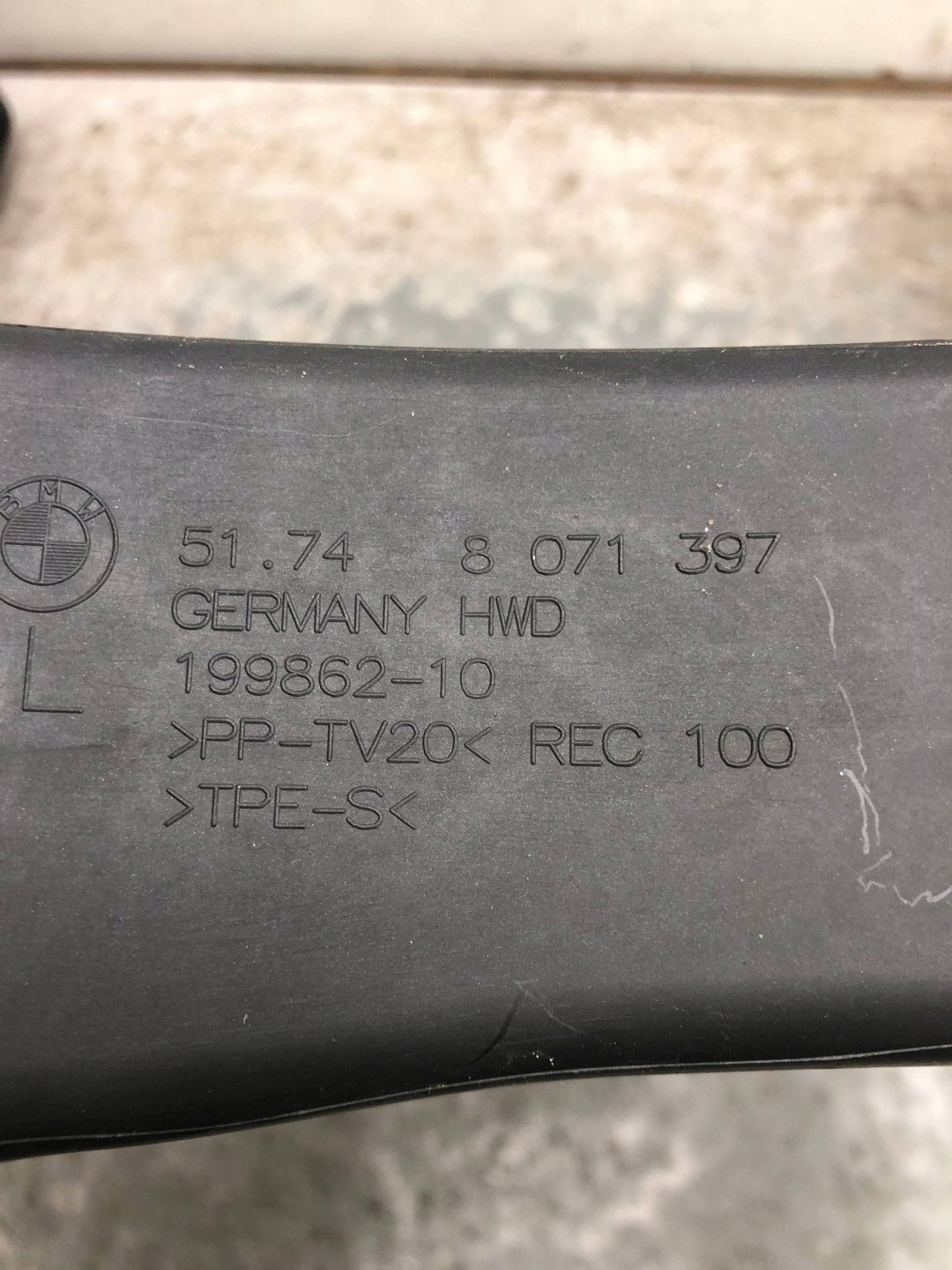 intake air hose BMW G20 m-packet 8071397