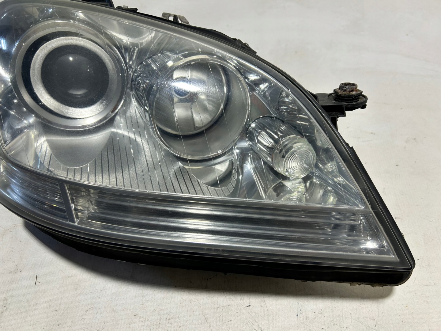 MERCEDES ML W164 light right front UK H7
