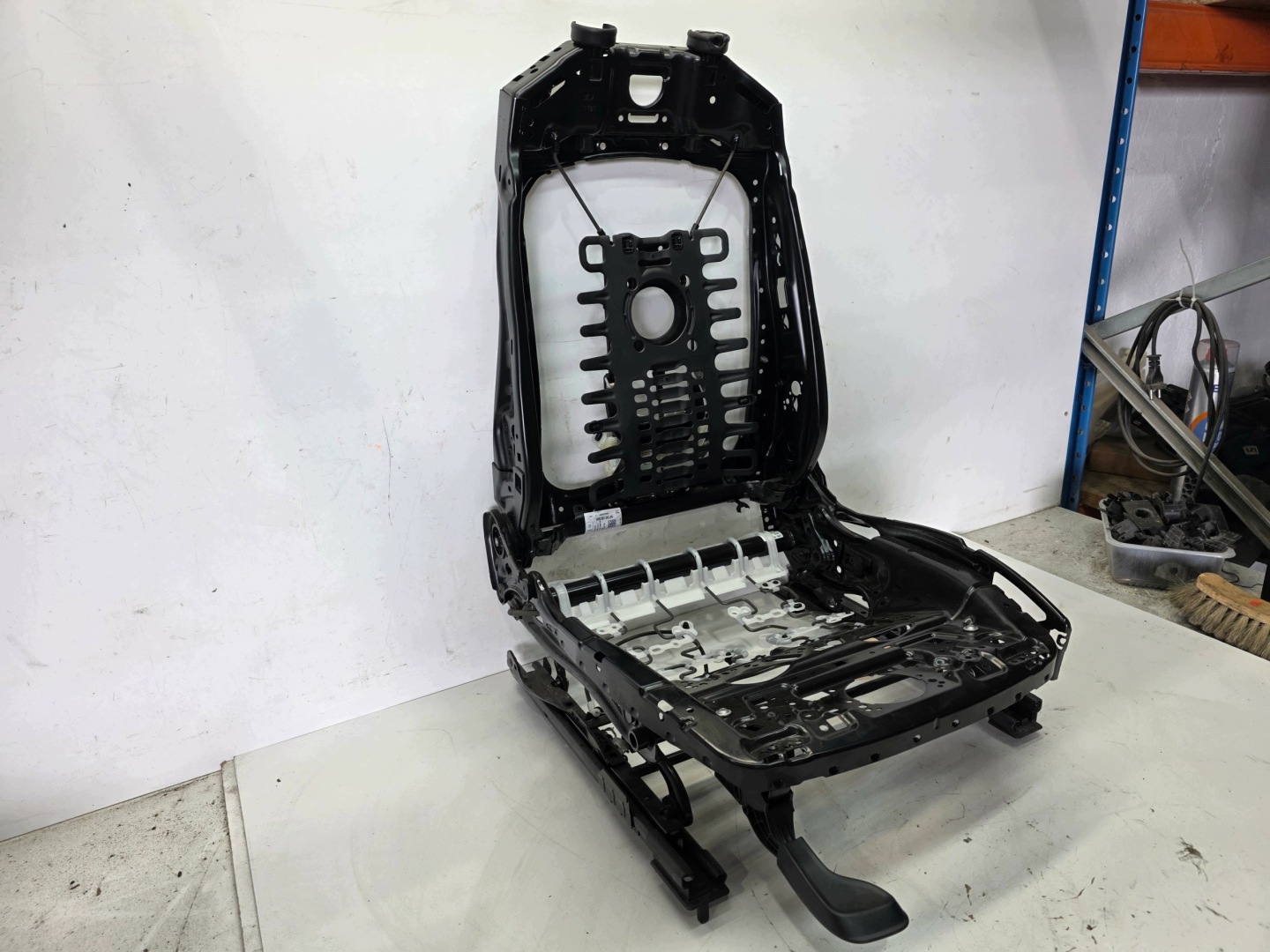support seat left AUDI A6 C8 4K0881045AN 4K0881105G