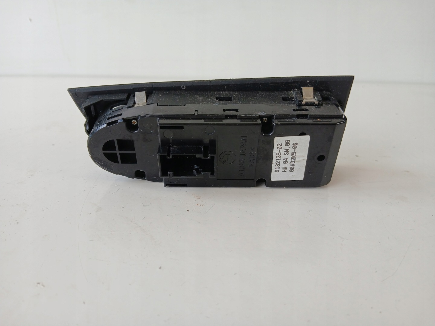 BMW E90 E91 PANEL vitre gauche avant 9132135