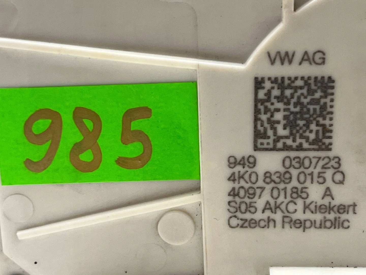 AUDI A6 A7 Q8 lock door left rear part 4K0839015Q @M