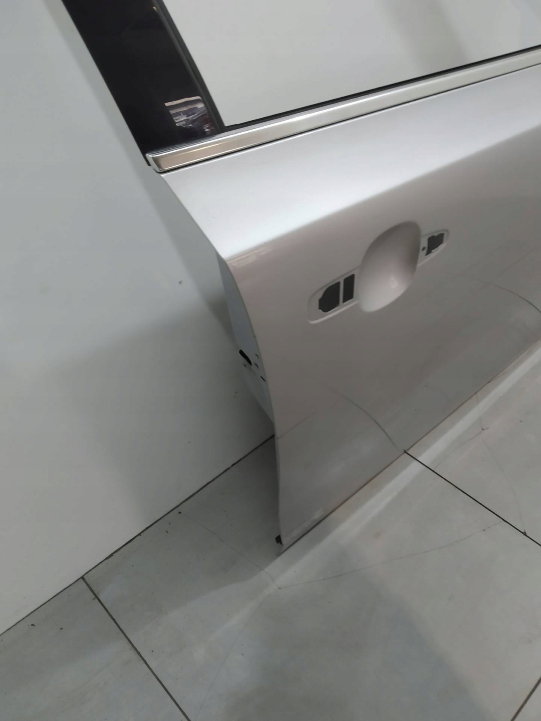 door right front 711-16 Volvo V40 II (2012-2019)