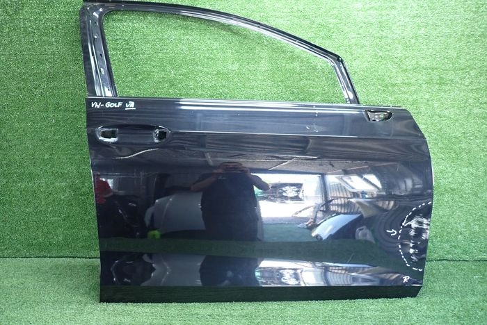 VW GOLF VIII 8 door right front front