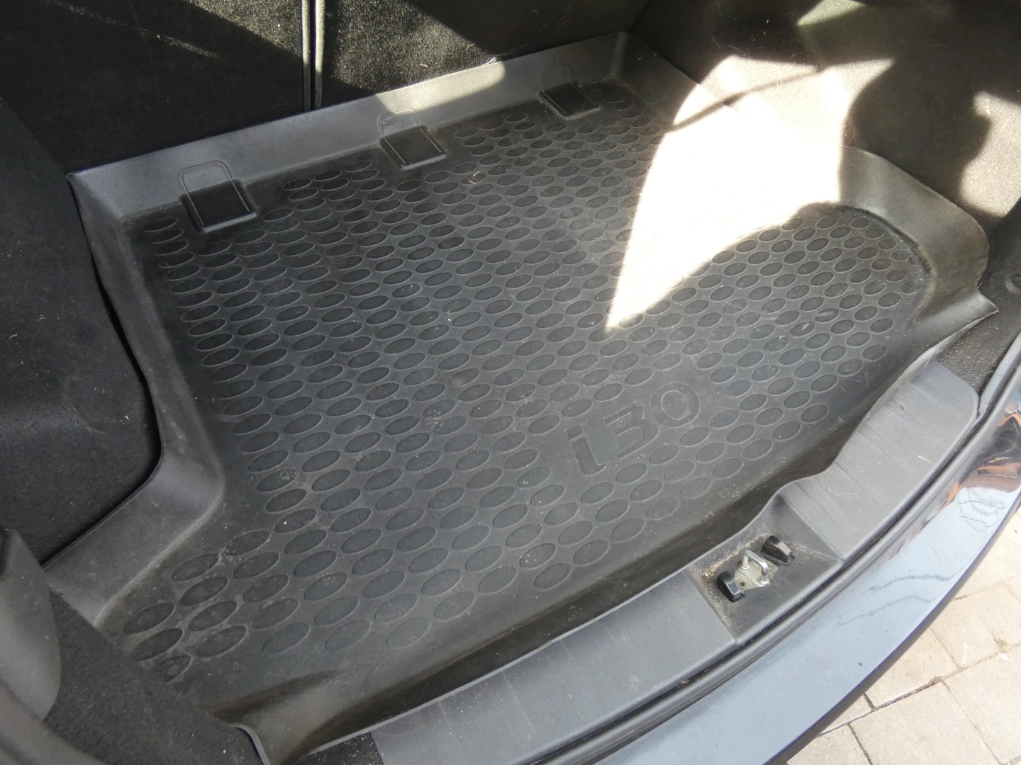 boot mat tyres HYUNDAI I30 and FD KOMBI 07-12 original