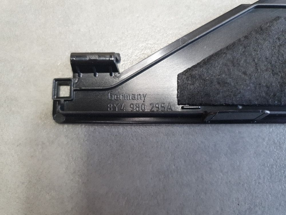 Audi A3 8Y sensor windows przedniej 8Y4980295A