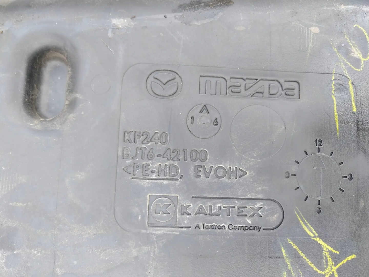 Mazda 3 III BM 17r 1.5d Réservoir carburant