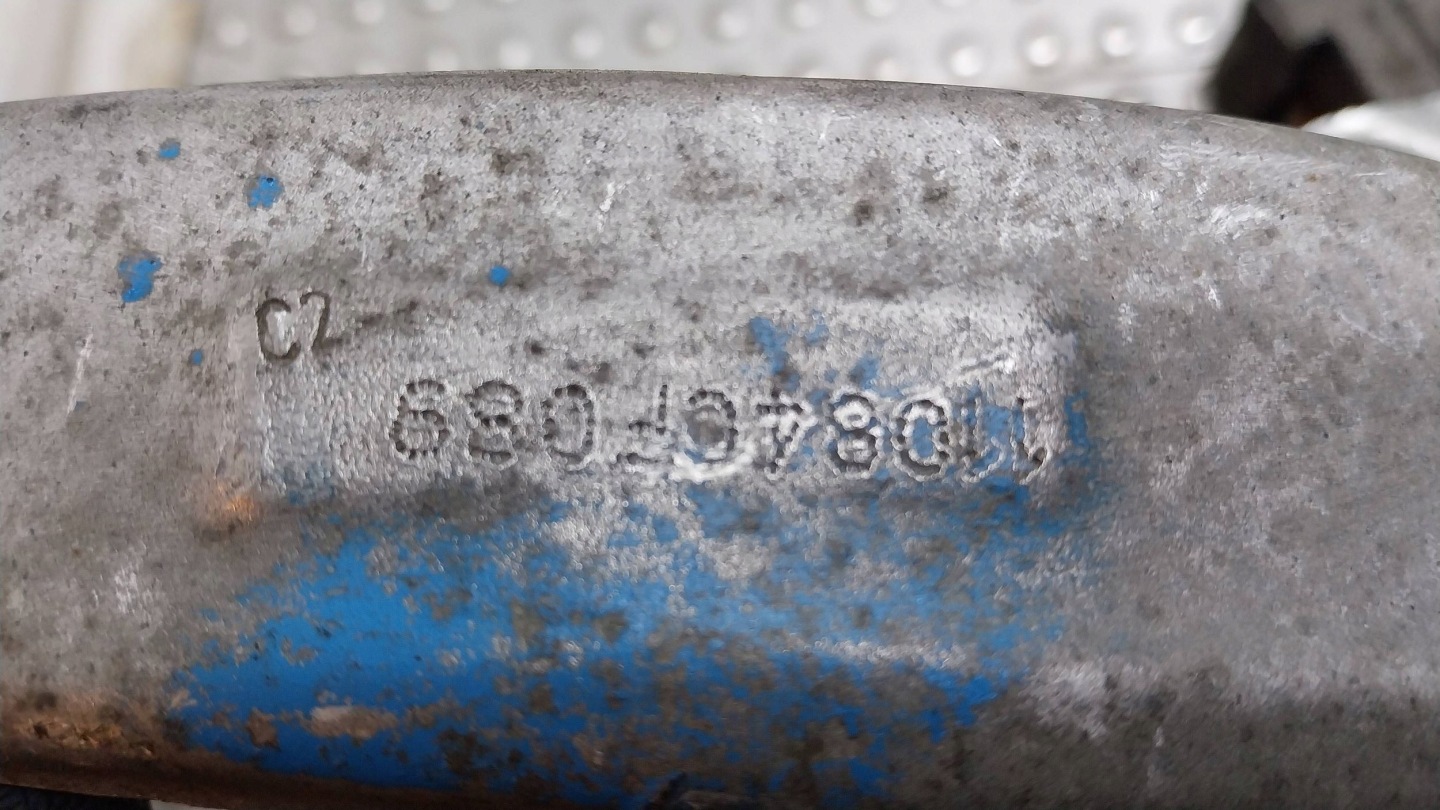 otoč čepu pravý předek 8K0407254B AUDI A4 B8 A5 Q5 8R