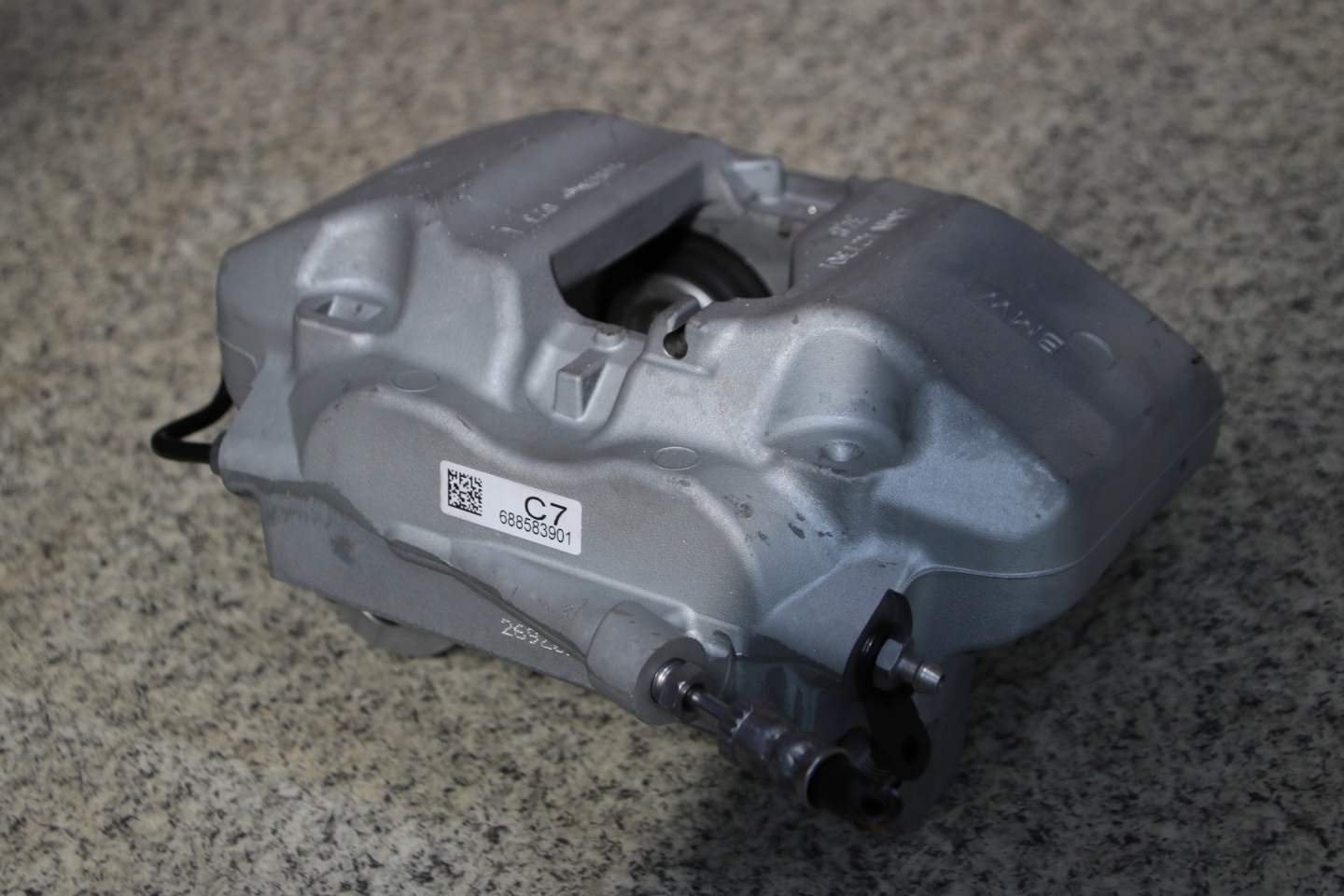 BMW G30 G31 caliper brake left front front 6885839 42/30/348