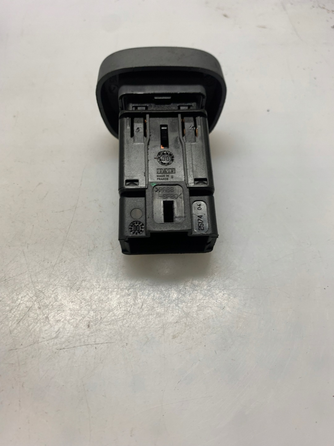Schalter Leuchten des warnblickschalters RENAULT CLIO 421 820 B