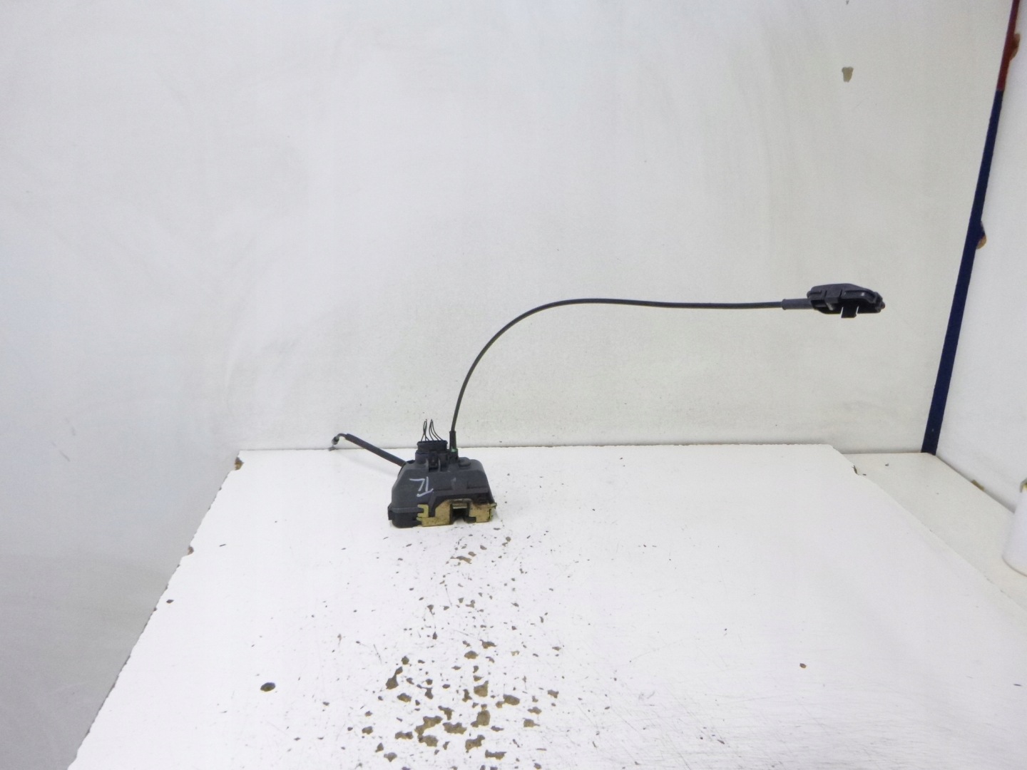 lock rear part left Renault Scenic II 2005r.