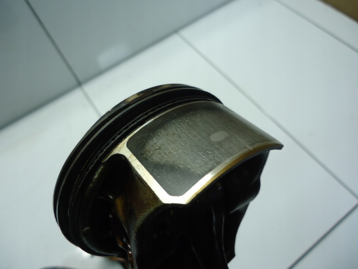 OPEL ASTRA J 1.8 16V Z18XER piston with connecting rod