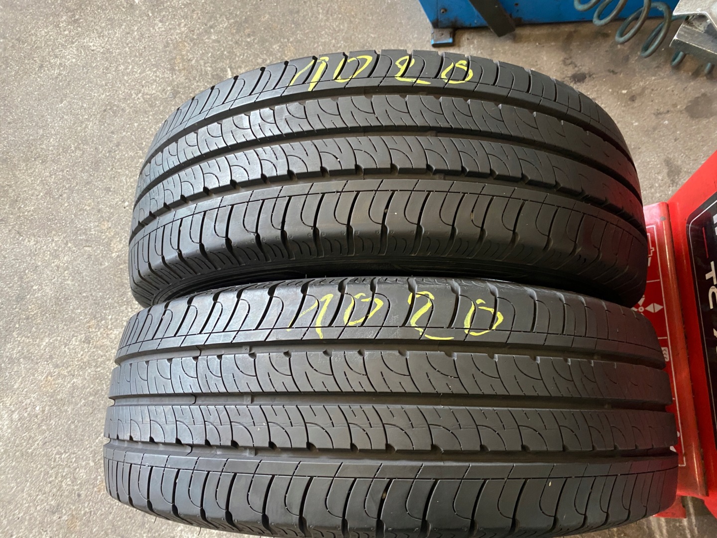 2 tyres summer 215/65R16C Goodyear EfficientGrip Cargo as new
