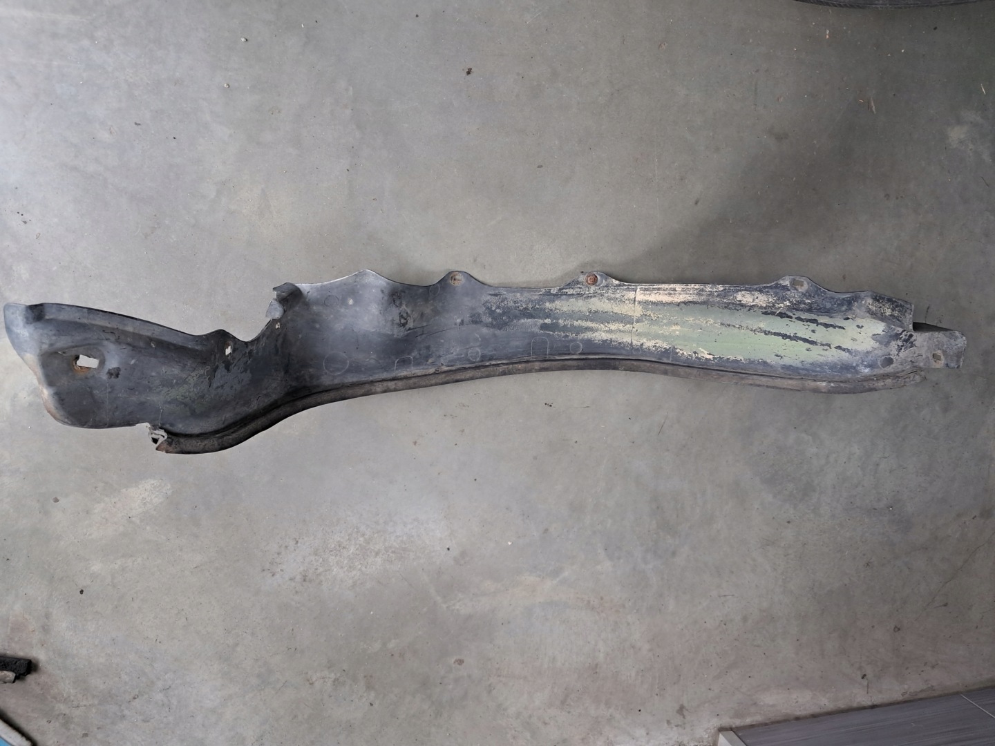 mudguard front left MERCEDES W123 1238840535