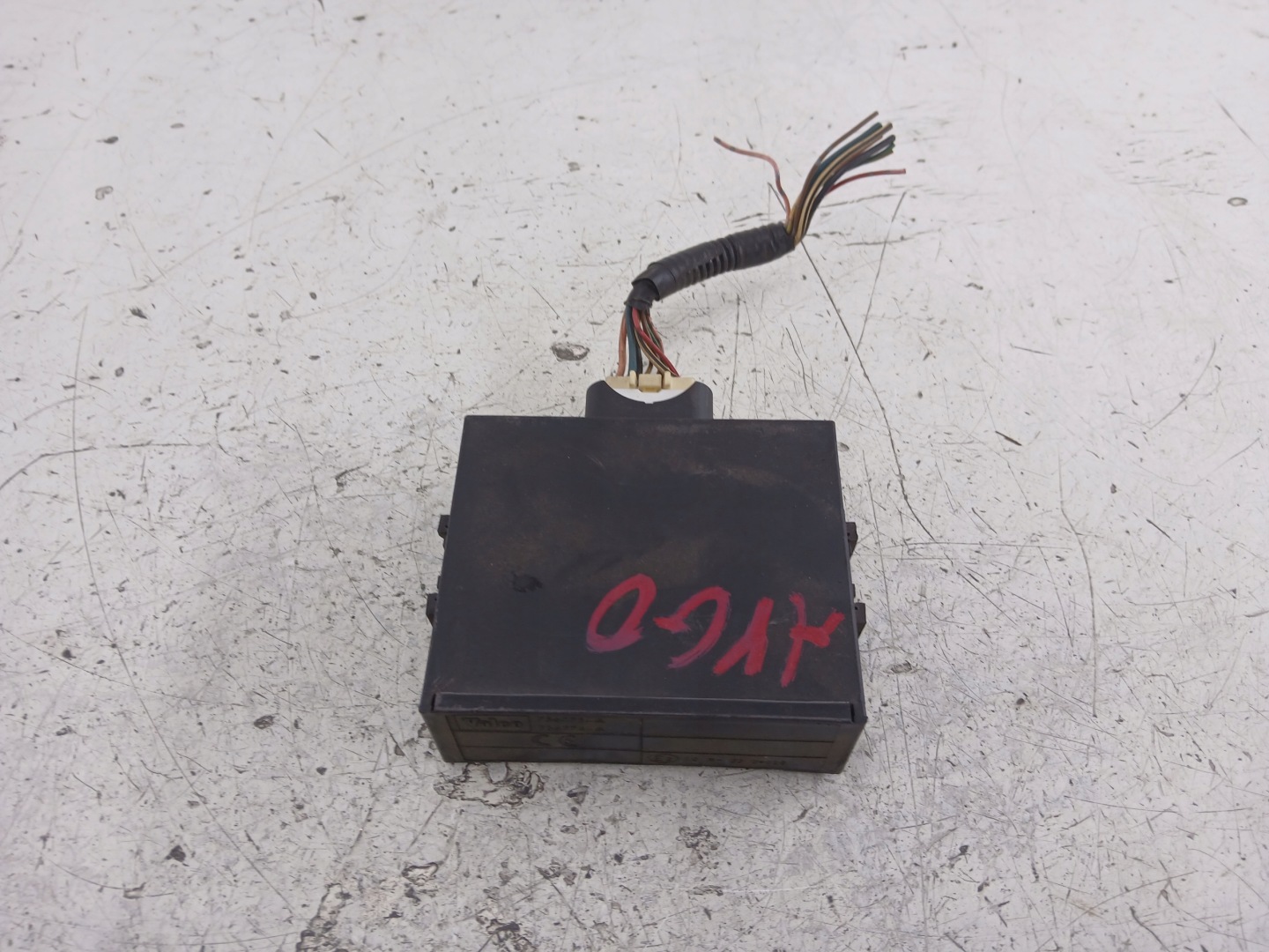 TOYOTA AYGO et Unité commande confort 89740-0H010-00