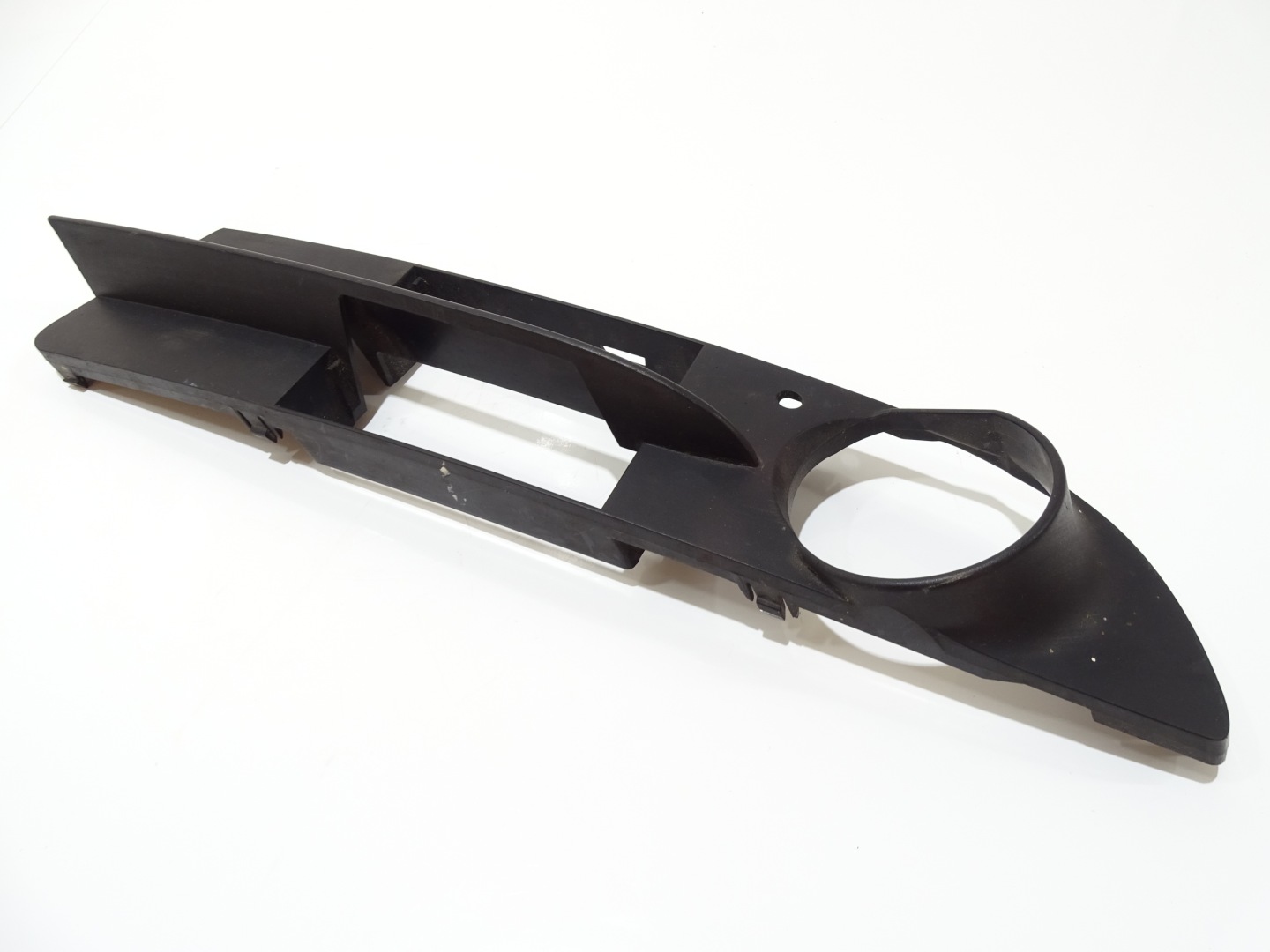 mřížka nárazníku předek levá BMW E60 E61 7049243 (4817852)