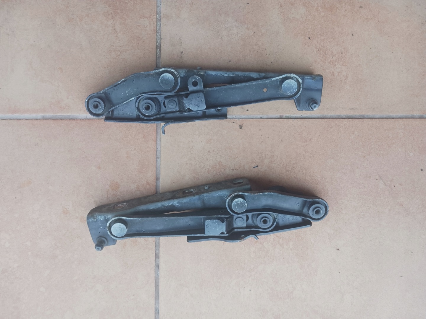 hinge bonnets MERCEDES W211