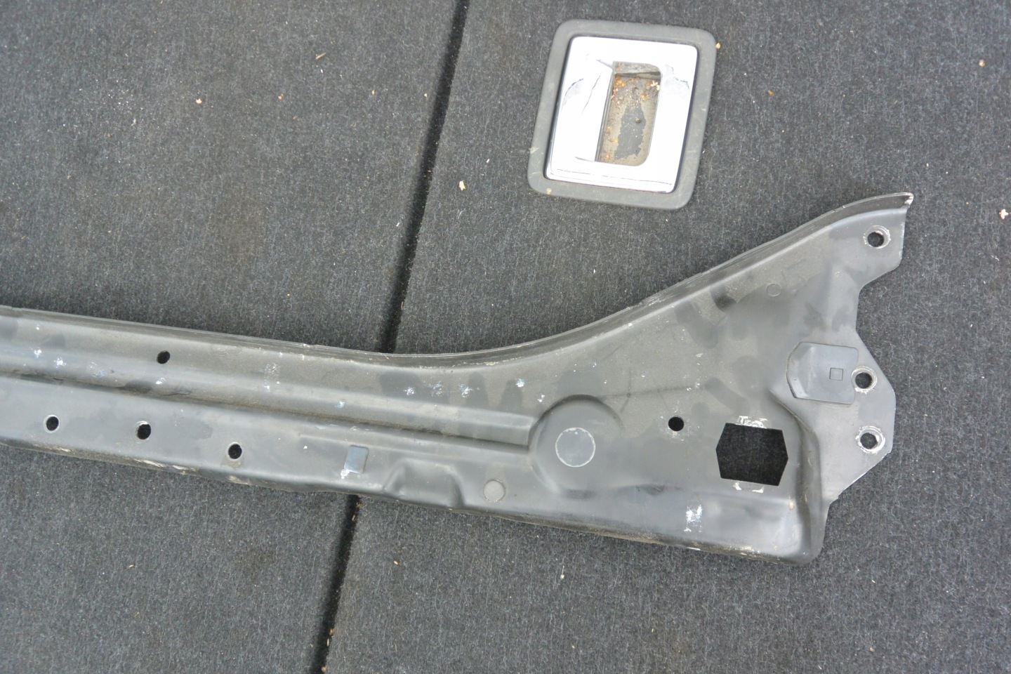 support panel for radiators GORA the centre KPL MERCEDES E-KLASA W211 LIFT