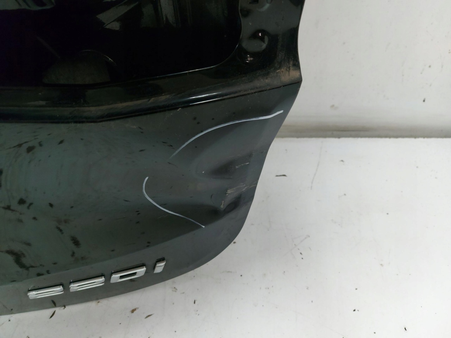 BMW U06 200i trunk door boot 668