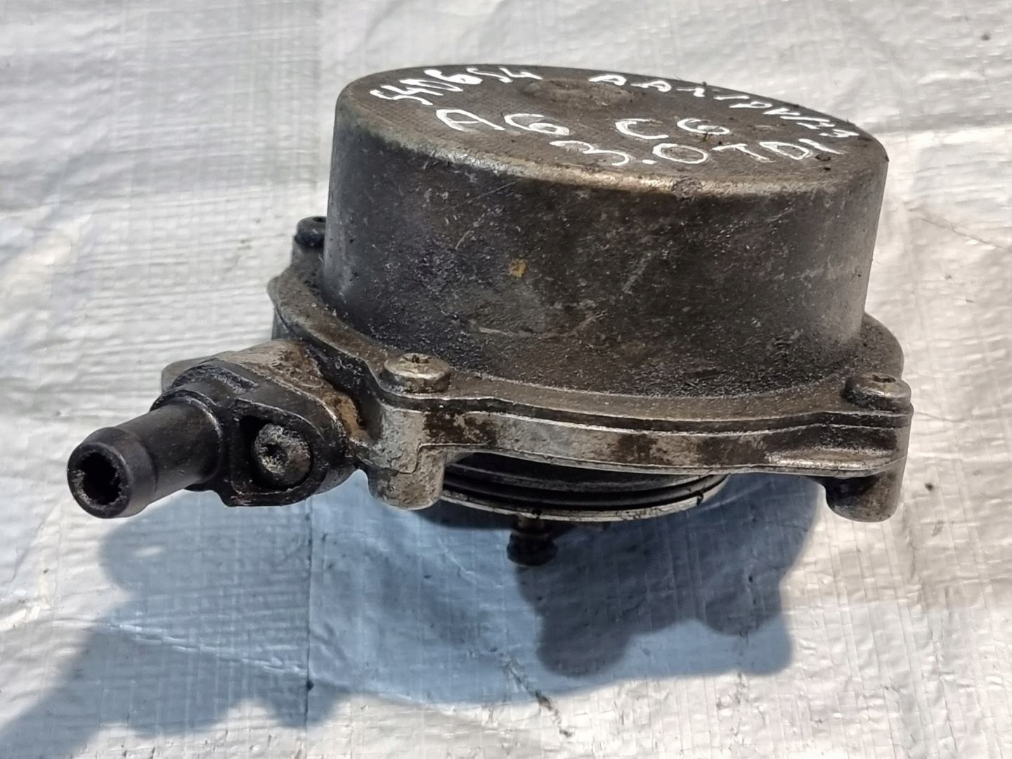 pompa VACUM OE 057145100L AUDI A6 C6 3.0 TDI
