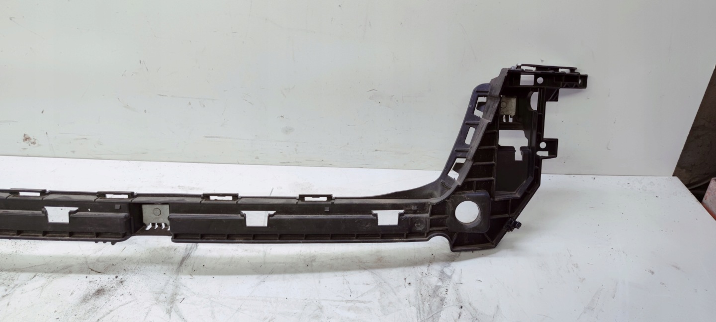 bumper bracket central AUDI A4 B9 AVANT 8W9807385