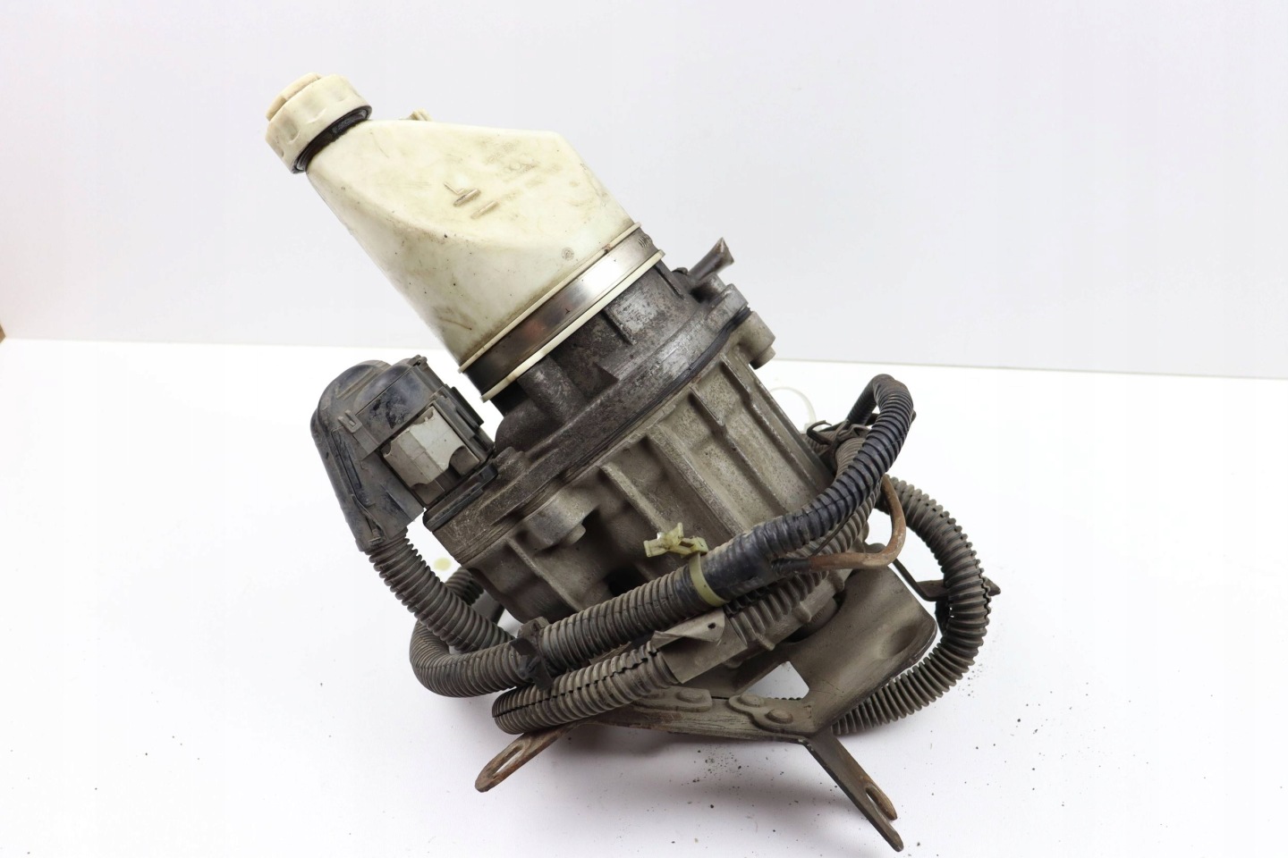 OPEL ASTRA H III ZAFIRA B servo pump 13192897