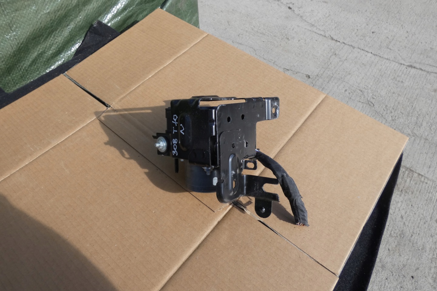 pump ABS control unit PEUGEOT 308 III 3 9846767680