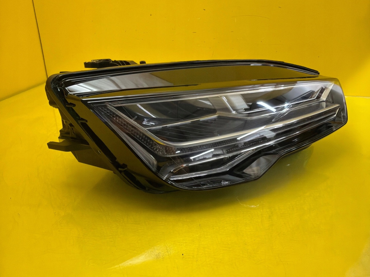 light right Audi A7 C7 Lift Matrix 4G8941036