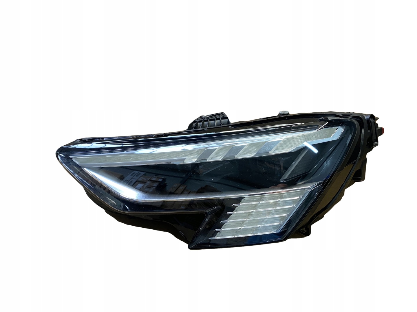 AUDI A3 8Y light left MATRIX 8Y0941035