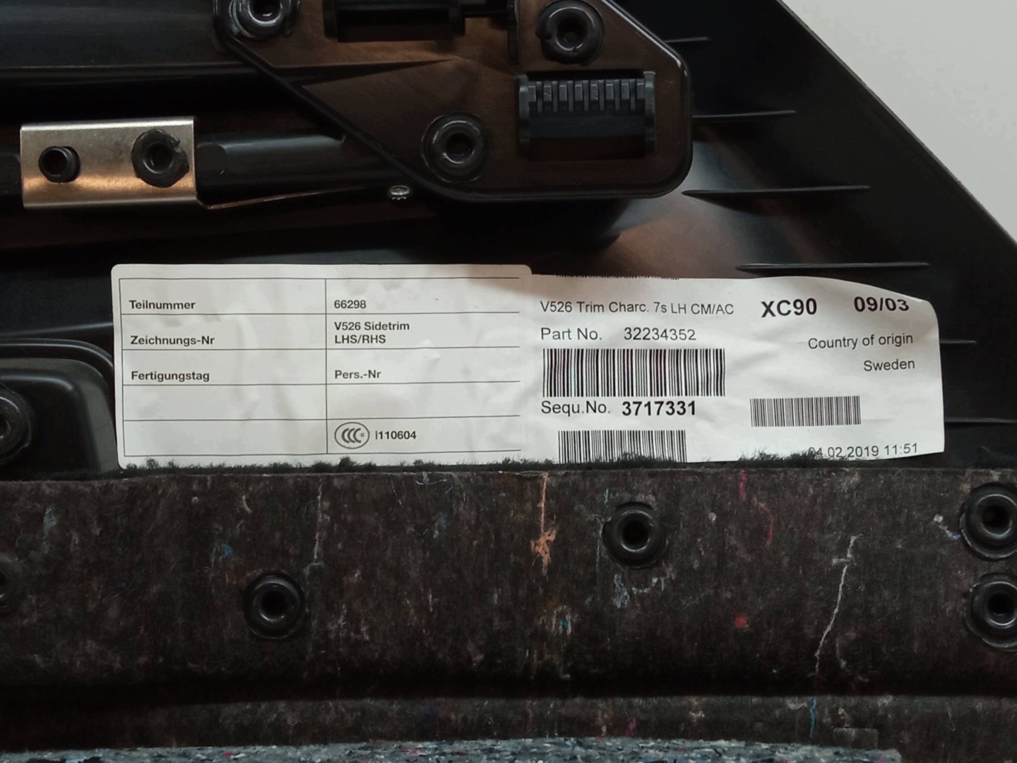 boot upholstery left rear part 32234352 Volvo XC 90 II (2015- )