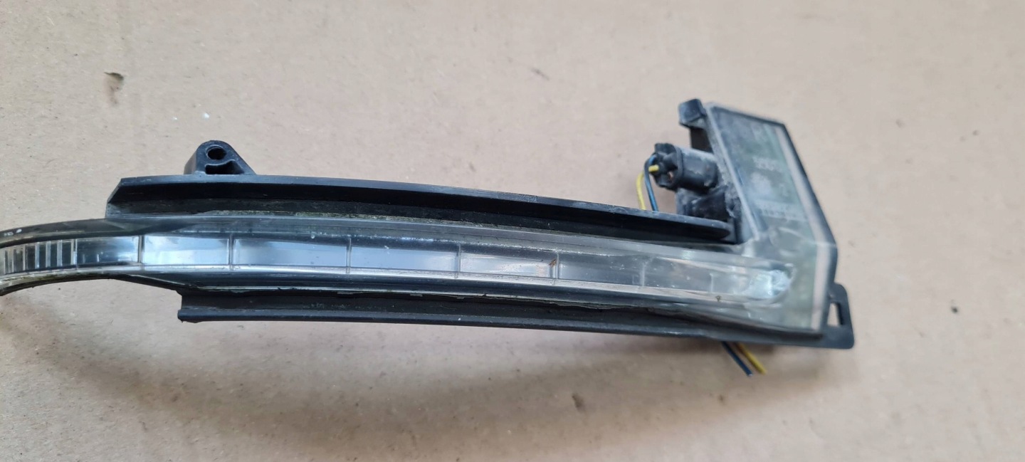 A6 C6 LIFT indicator blinker mirrors right 8K0949102A