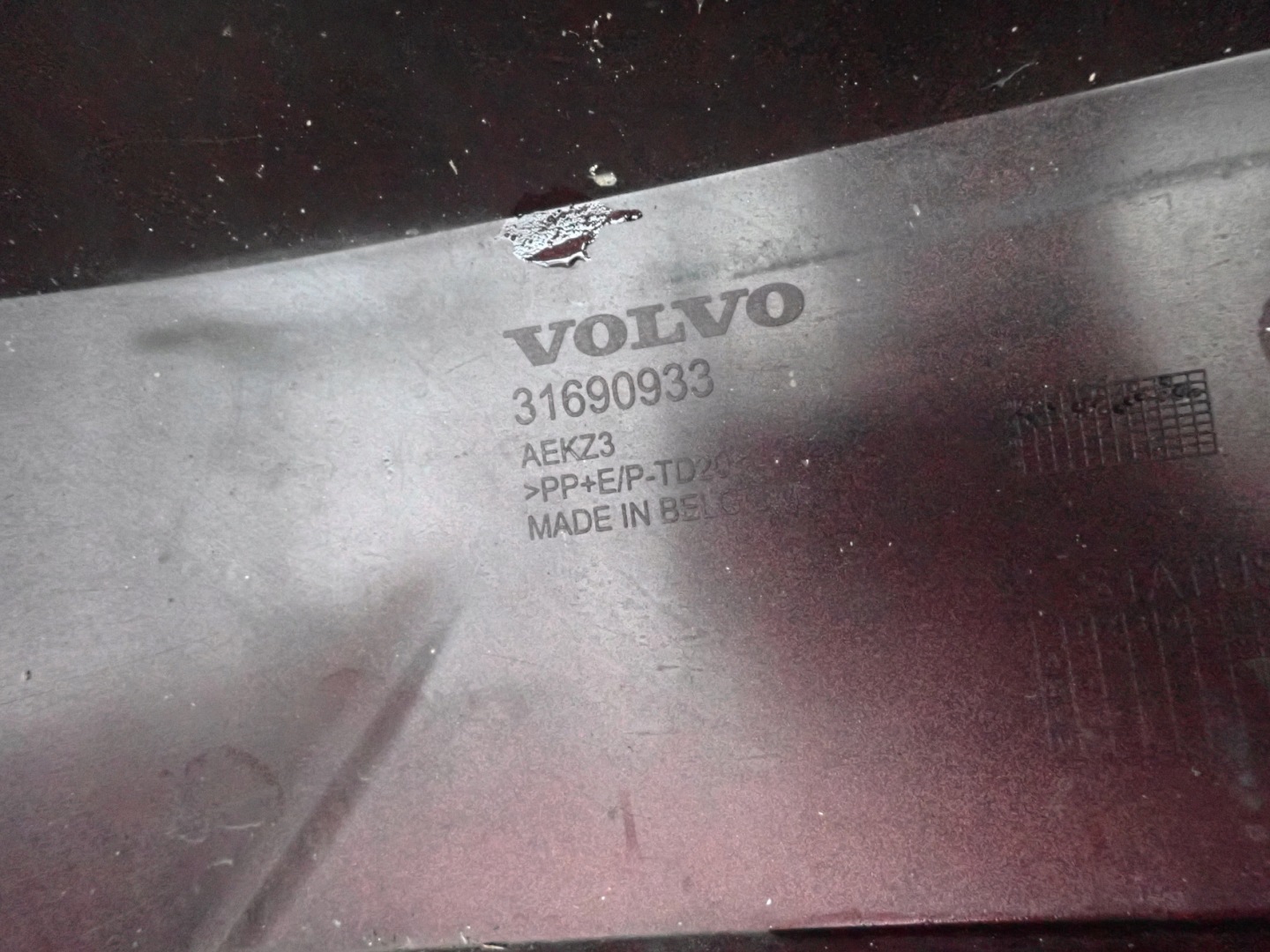 VOLVO XC40 II RECHARGE 22- bumper front front grill 31690933 4XPDC SPR