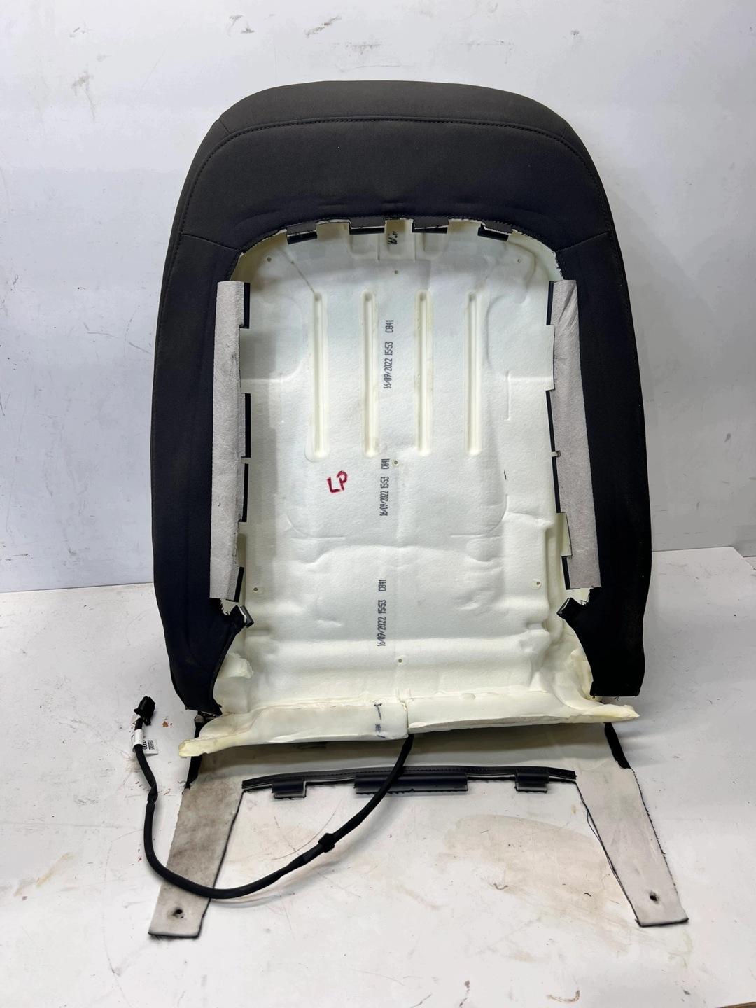 MATA GRZEWCZA seat left front OPARCIE MATERIAL AUDI A6 C8 4K0881805