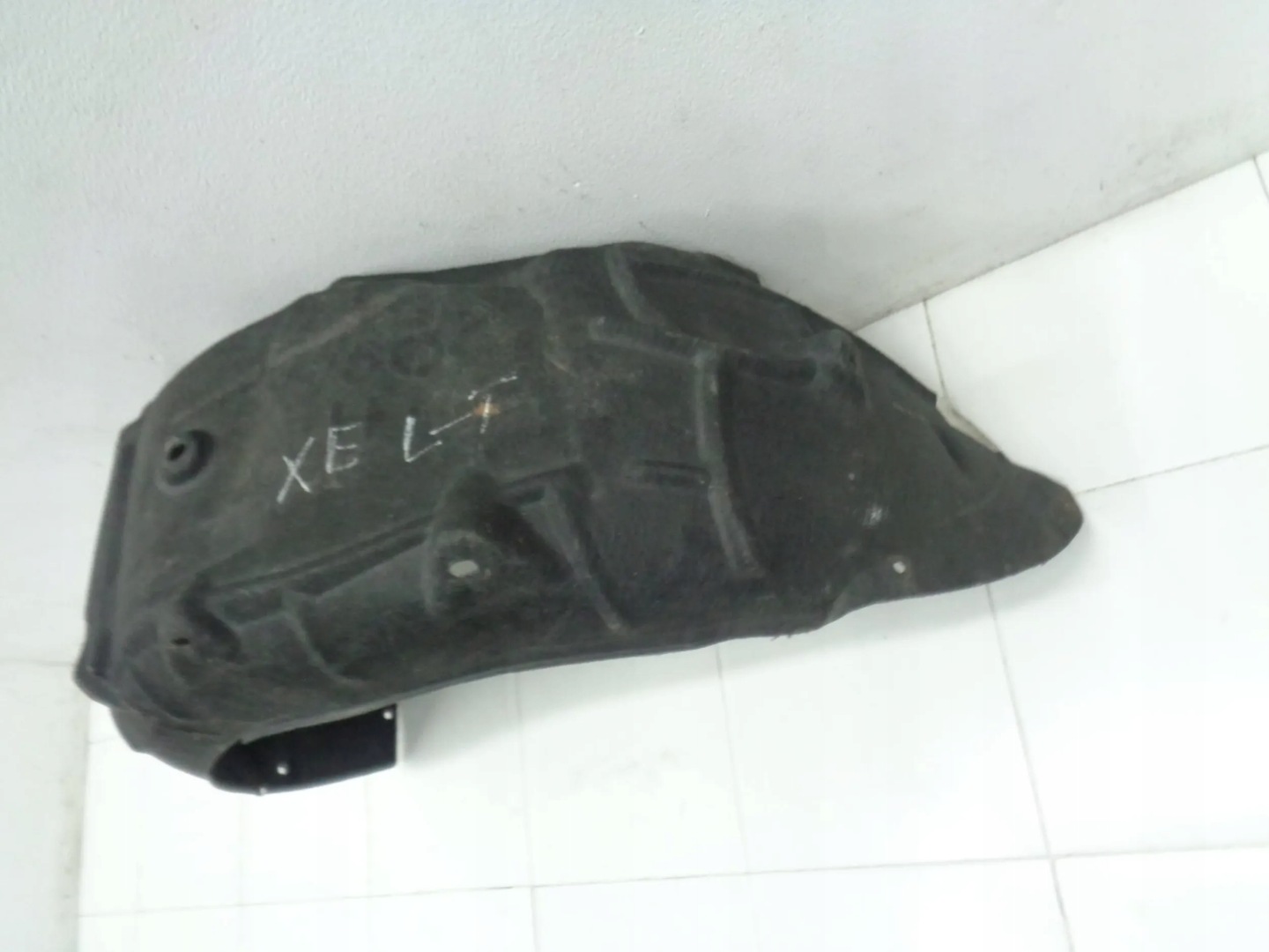 JAGUAR XE X760 MUDGUARD LEFT REAR PART 15R>