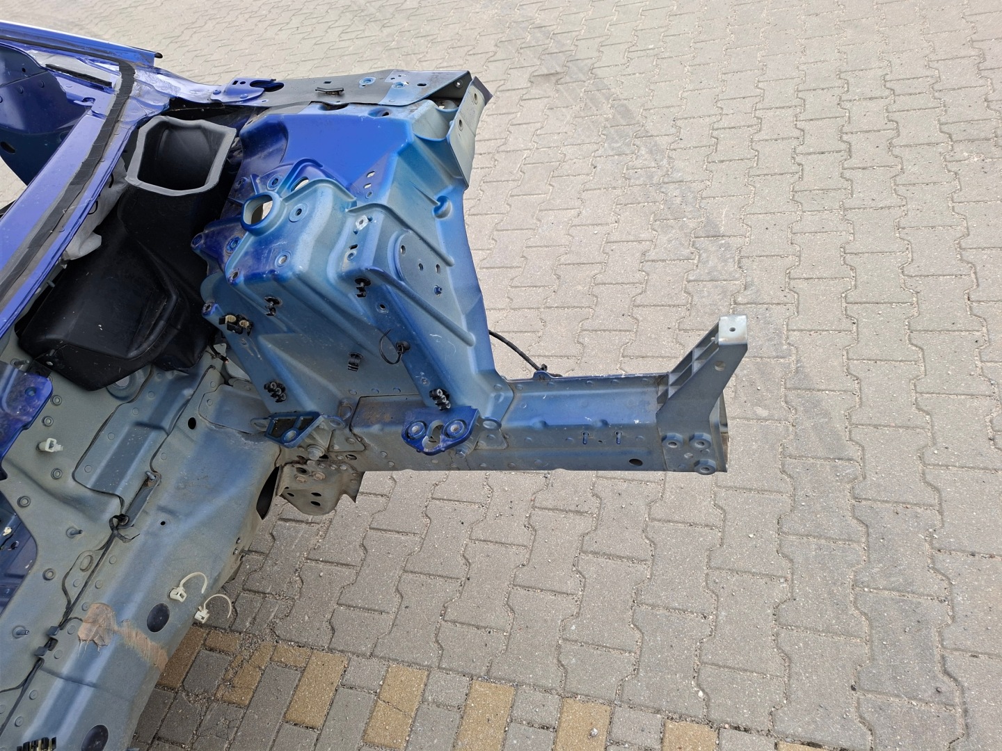 quarter left front left quarter front JAGUAR and-PACE X590 JHK