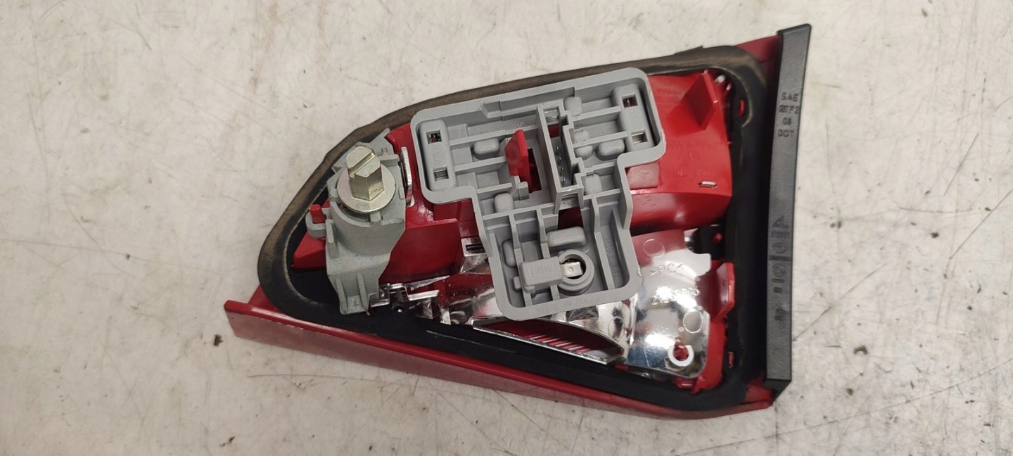 light rear part rear left to the bonnet Audi A4 B8