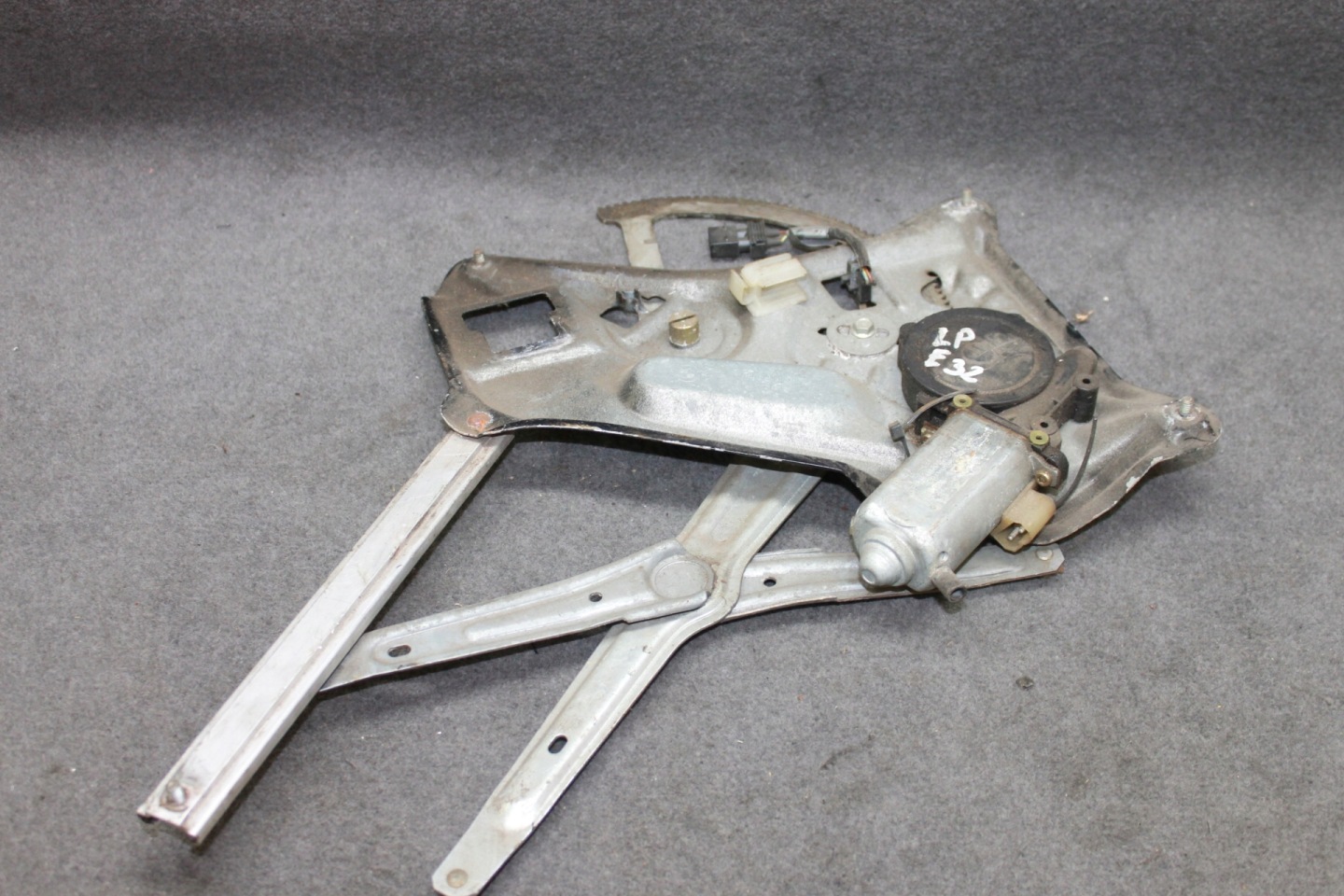 BMW E32 - Mécanisme Mécanisme essuie glaces Gauche Avant - 1938367