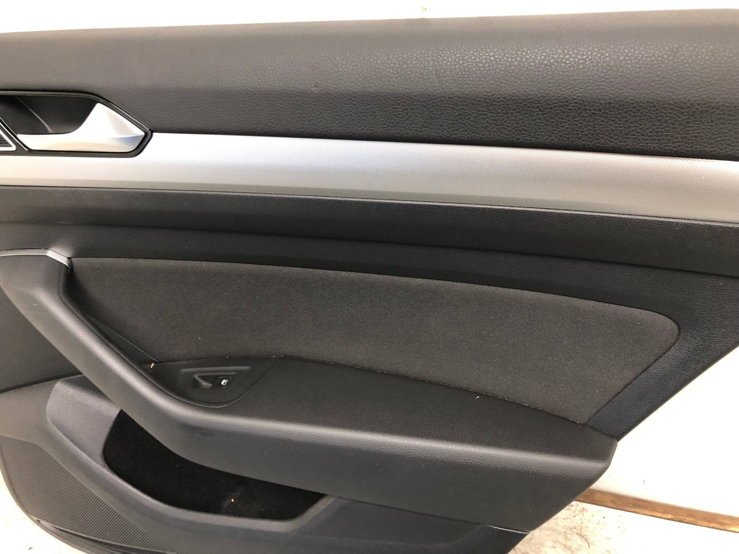 side door right rear part VW PASSAT B8 KOMBI 3G9867212