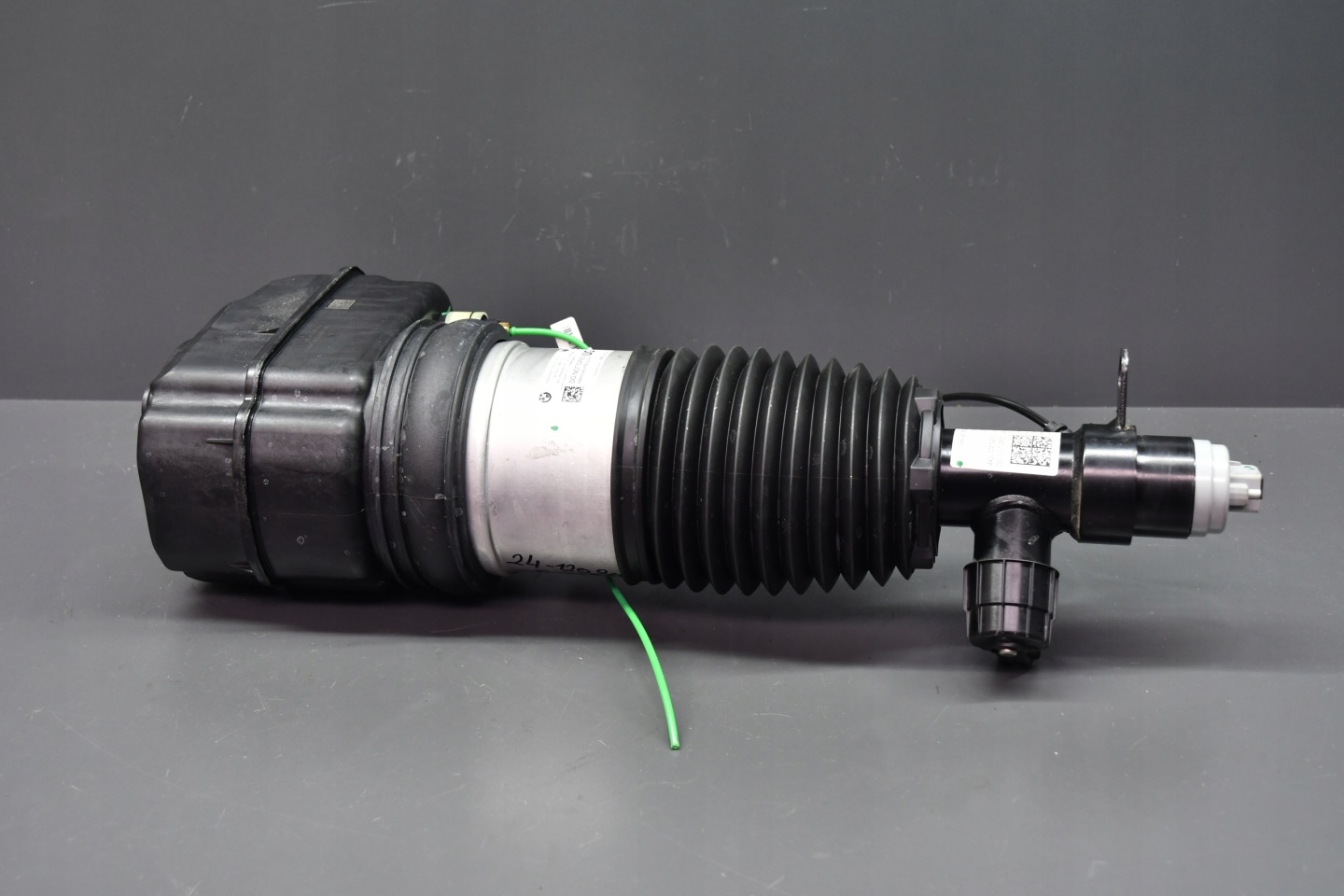 shock absorber left front BMW 7 G70 i7 M70 M760eX 410km