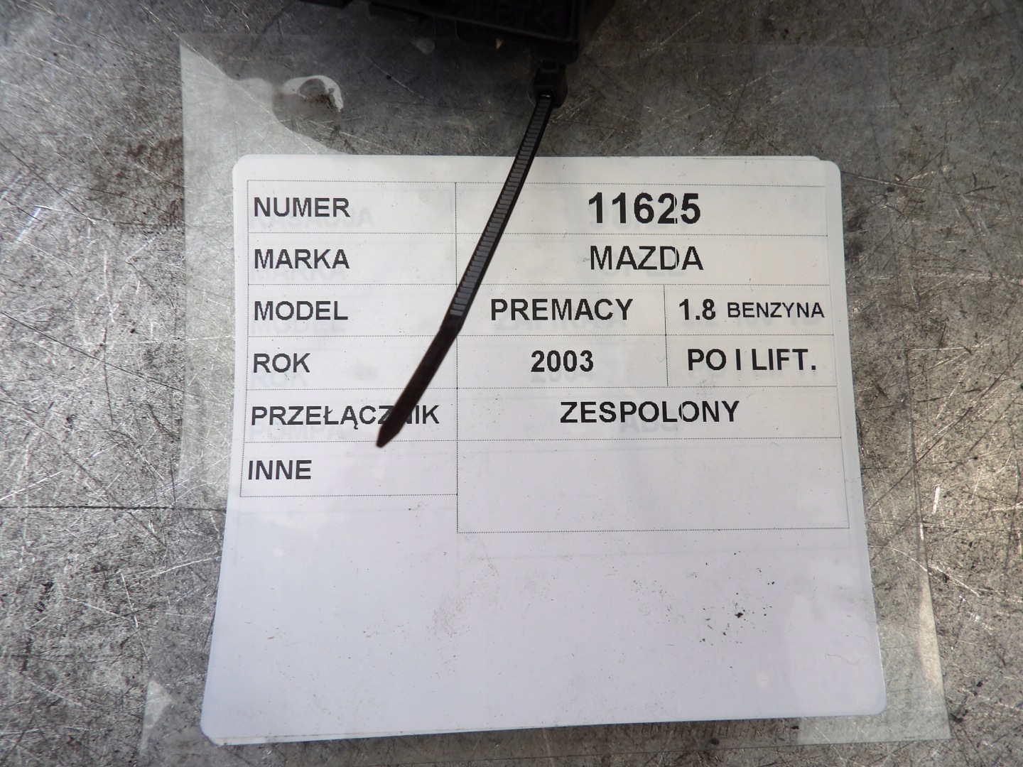 Mazda Premacy steering wheel levers and controls